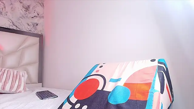 lili jhonson online show from 3, 12, 2025