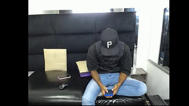 Straight latinX online show from 23, 11, 2025