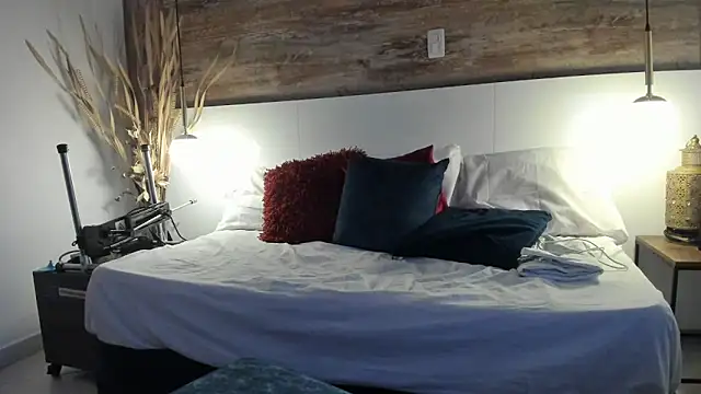 Snapshot of lathiffa chatting on 25, 11, 2025 lathiffa online show from 25, 11, 2025