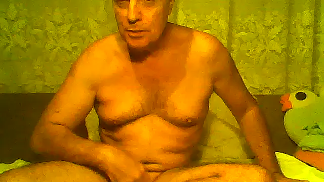 Snapshot of Pneuhammer chatting on 26, 11, 2025 Pneuhammer online show from 26, 11, 2025