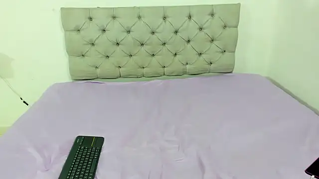 Briitney tovar online show from 18, 12, 2025