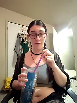 LaylaLucis online show from 9, 7, 2026