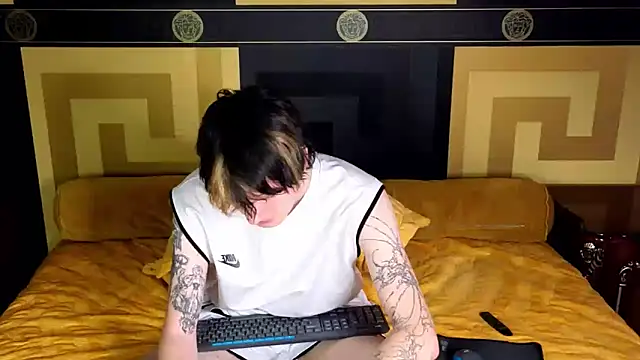 Snapshot of TRAVIS_CLAS chatting on 23, 11, 2025 TRAVIS CLAS online show from 23, 11, 2025