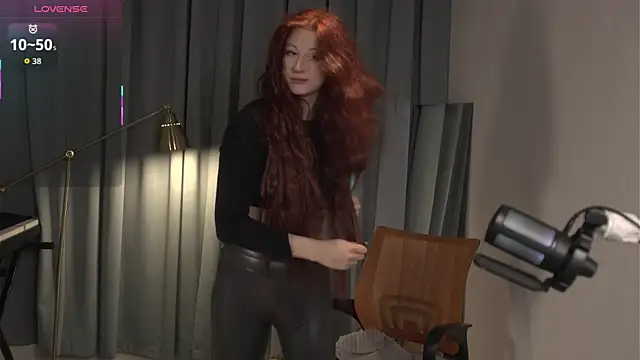 caty cuddly online show from 3, 12, 2025