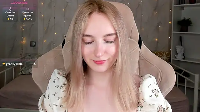 Shy Polly online show from 14, 4, 2026