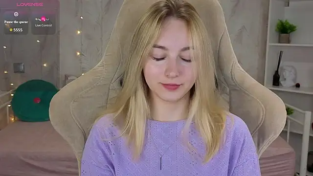Shy Polly online show from 19, 7, 2026