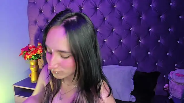 CharlotteStuart online show from 7, 4, 2026