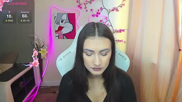 AdeleLuu online show from 29, 11, 2025