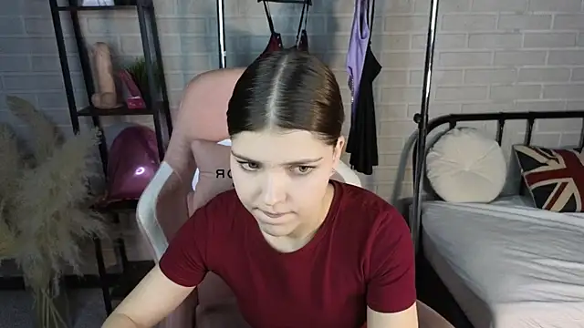 Sierra Maddison online show from 28, 11, 2025