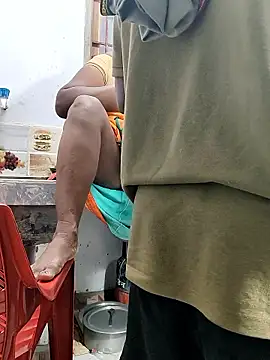 Desicouple1706 online show from 7, 1, 2026