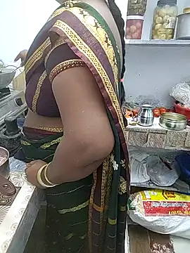 Desicouple1706 online show from 18, 12, 2025