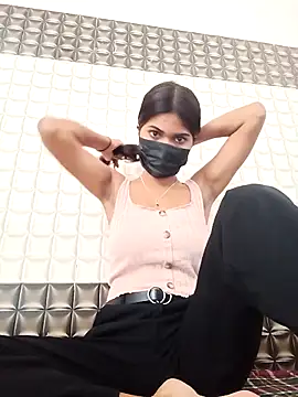 Lovely--girl online show from 13, 5, 2026