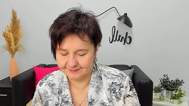 Snapshot of EveRalphes chatting on 2, 12, 2025 EveRalphes online show from 2, 12, 2025