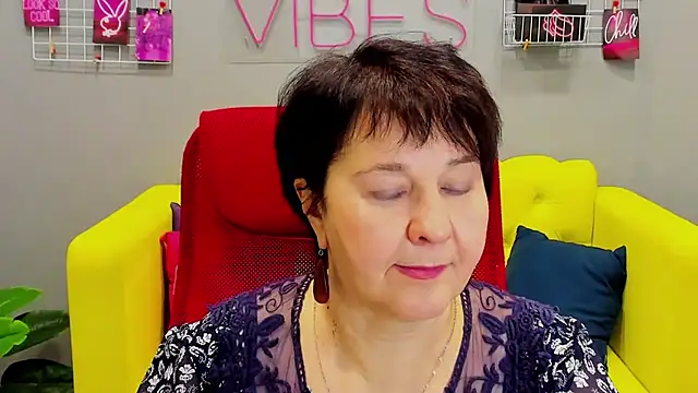 Snapshot of EveRalphes chatting on 28, 11, 2025 EveRalphes online show from 28, 11, 2025