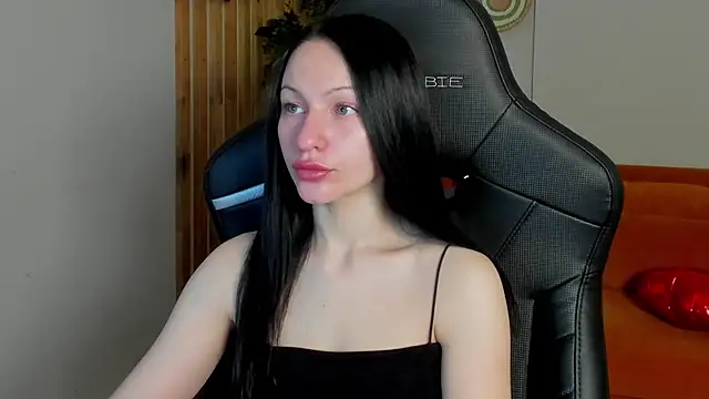 NaomiBlakes online show from 2, 3, 2026