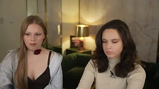 Charlotte Dreams online show from 3, 12, 2025