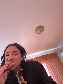 bella Matos online show from 24, 11, 2025