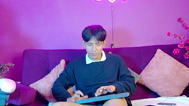 Snapshot of Liam_Sinclair chatting on 5, 2, 2026 Liam Sinclair online show from 5, 2, 2026