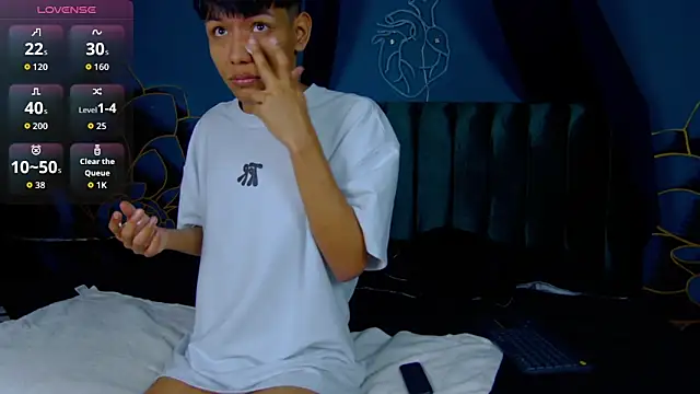 Snapshot of Liam_Sinclair chatting on 2, 12, 2025 Liam Sinclair online show from 2, 12, 2025