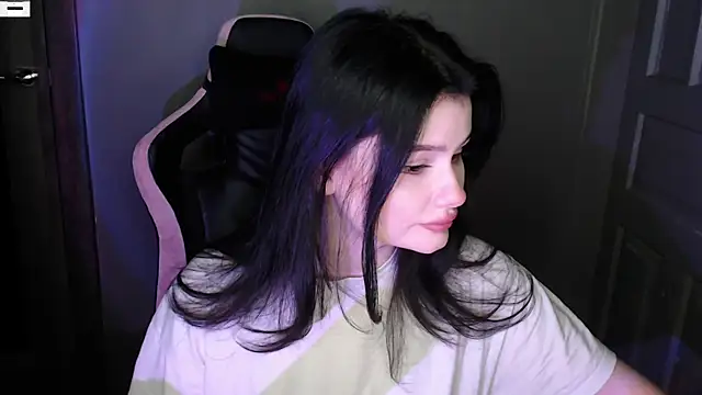 Snapshot of Moon_raven chatting on 18, 2, 2026 Moon raven online show from 18, 2, 2026