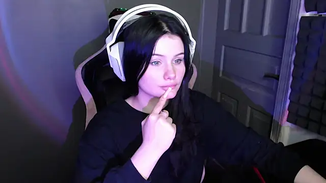 Snapshot of Moon_raven chatting on 18, 1, 2026 Moon raven online show from 18, 1, 2026