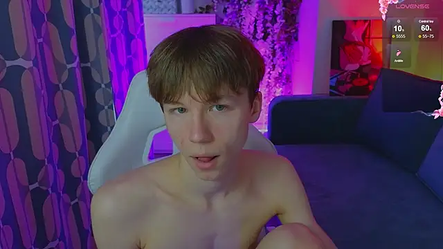 Snapshot of cuMte_boy chatting on 25, 5, 2026 cuMte boy online show from 25, 5, 2026