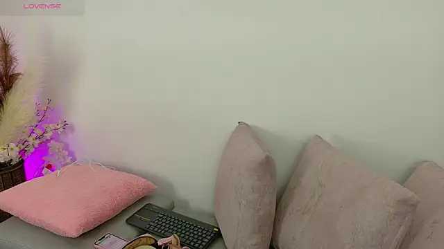 Ambar Carter online show from 1, 12, 2025