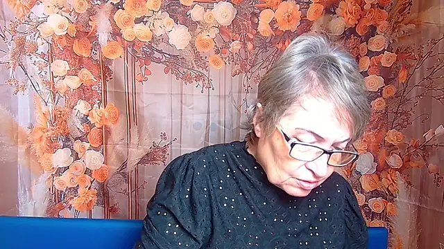 Snapshot of OlgaLuck chatting on 28, 11, 2025 OlgaLuck online show from 28, 11, 2025