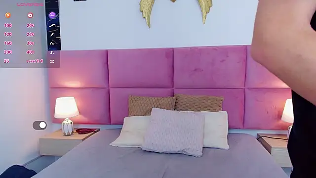 Skyee angel online show from 25, 2, 2026