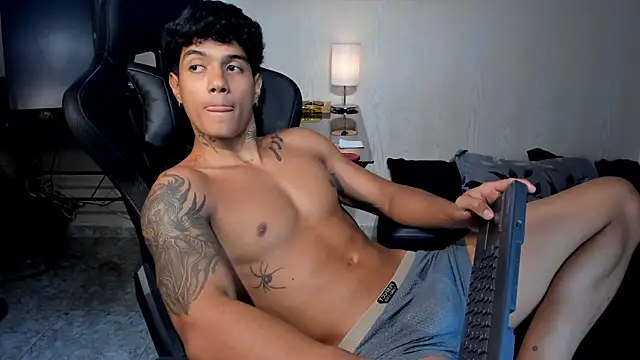 Snapshot of aress_damon chatting on 21, 12, 2025 aress damon online show from 21, 12, 2025