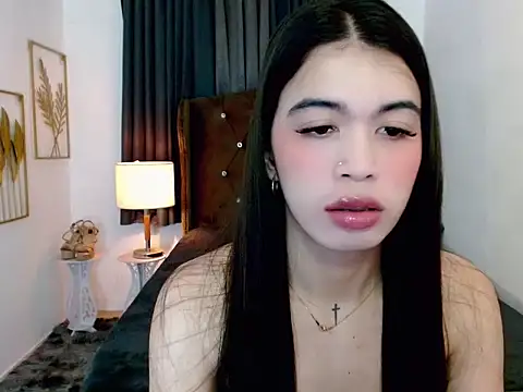 hollyyumiloove online show from 13, 2, 2026