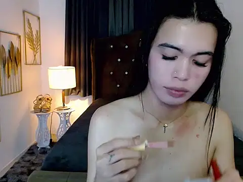 hollyyumiloove online show from 12, 3, 2026