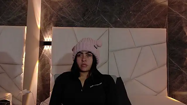 Snapshot of mia_violet8 chatting on 26, 11, 2025 mia violet8 online show from 26, 11, 2025