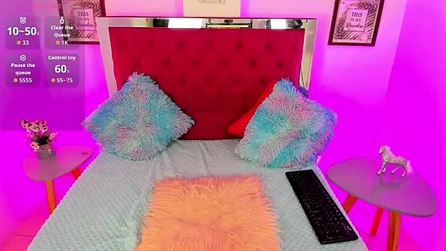 Samantha  F W online show from 5, 12, 2025