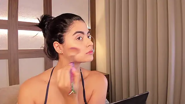 SarhaVega online show from 4, 2, 2026