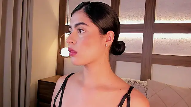 SarhaVega online show from 30, 11, 2025