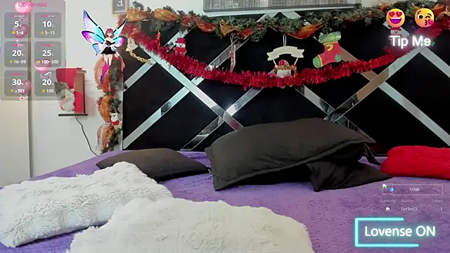 mask red girl online show from 4, 12, 2025