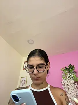 Snapshot of LauraRaider chatting on 16, 7, 2026 LauraRaider online show from 16, 7, 2026