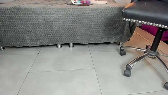 Mysterius Woman online show from 6, 3, 2026