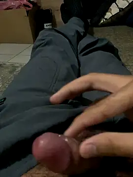 Snapshot of Zeher2 chatting on 4, 12, 2025 Zeher2 online show from 4, 12, 2025