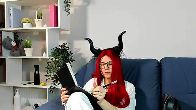 ShanaHearns online show from 1, 12, 2025