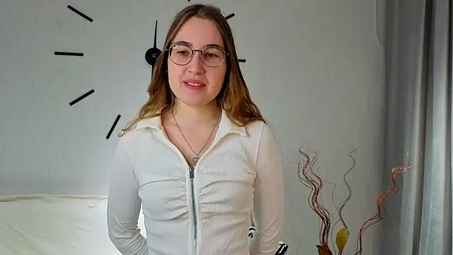 Snapshot of DebbraBickler chatting on 30, 11, 2025 DebbraBickler online show from 30, 11, 2025