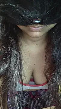 SameeraReddy19 online show from 22, 12, 2025