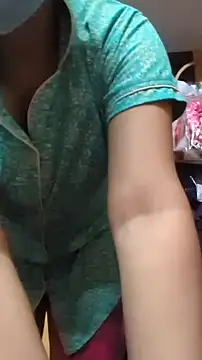SameeraReddy19 online show from 27, 6, 2026