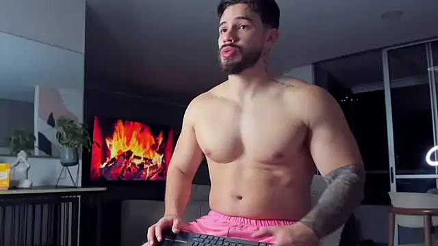 Valenthino Salvatore online show from 16, 4, 2026