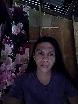Snapshot of lovelycarla32 chatting on 18, 12, 2025 lovelycarla32 online show from 18, 12, 2025