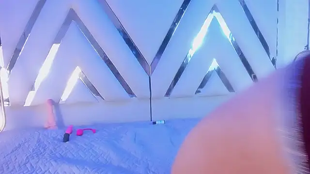 Violetbellarose1 online show from 4, 12, 2025