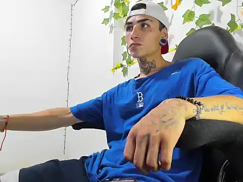 Snapshot of beatandtalk chatting on 25, 11, 2025 beatandtalk online show from 25, 11, 2025