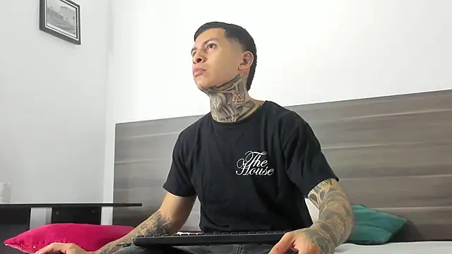 Snapshot of Andrew_sanders68 chatting on 29, 11, 2025 Andrew sanders68 online show from 29, 11, 2025