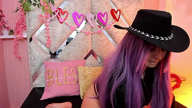 CandySwan online show from 4, 3, 2026